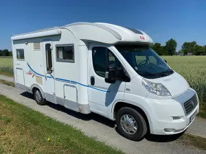 Adria coral 650 sp 2x ac/solceller/ ugn/ 5 bälten 2008